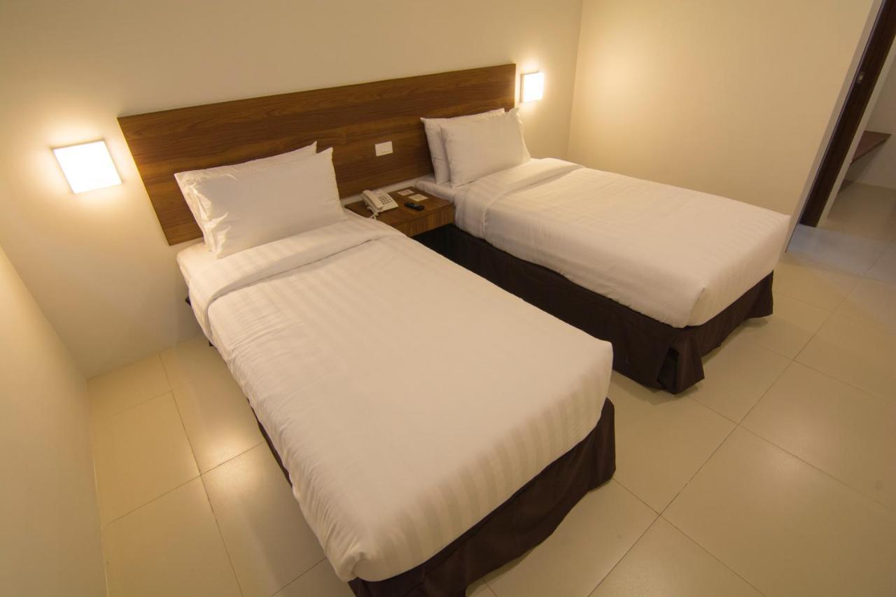 Mango Suites Cauayan Extérieur photo