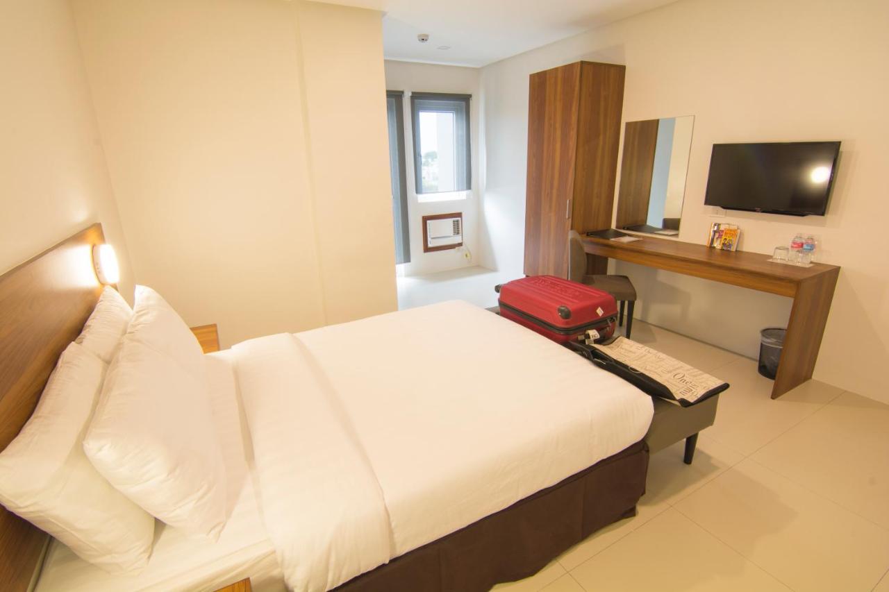 Mango Suites Cauayan Extérieur photo
